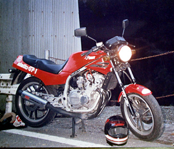 SUZUKI　GF250　赤