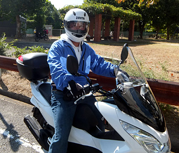 バイクには長袖、長ズボン